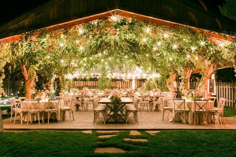 What Are the Pros and Cons of an Outdoor Wedding?